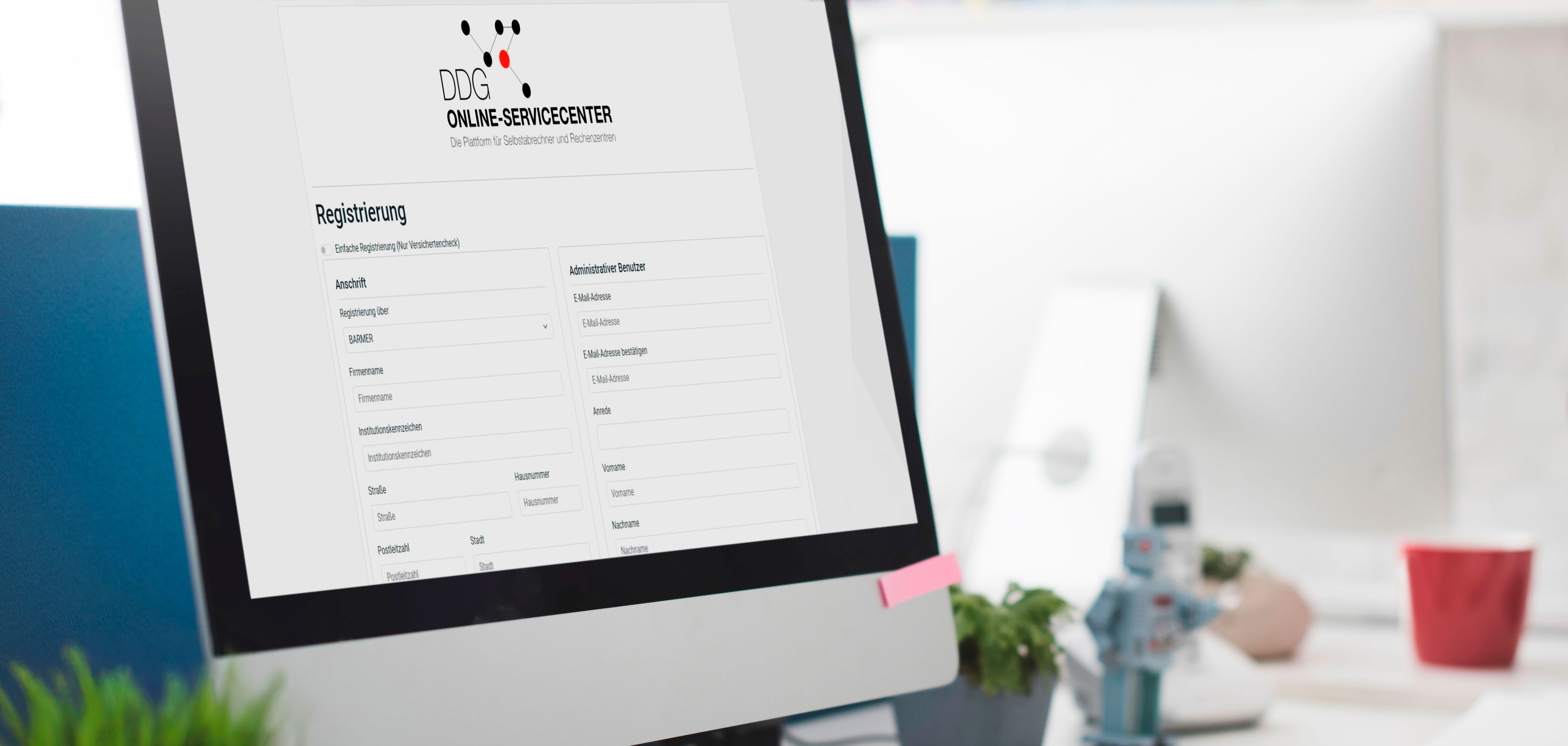 Laptop und modernes Touchpad für das Online-Servicecenter