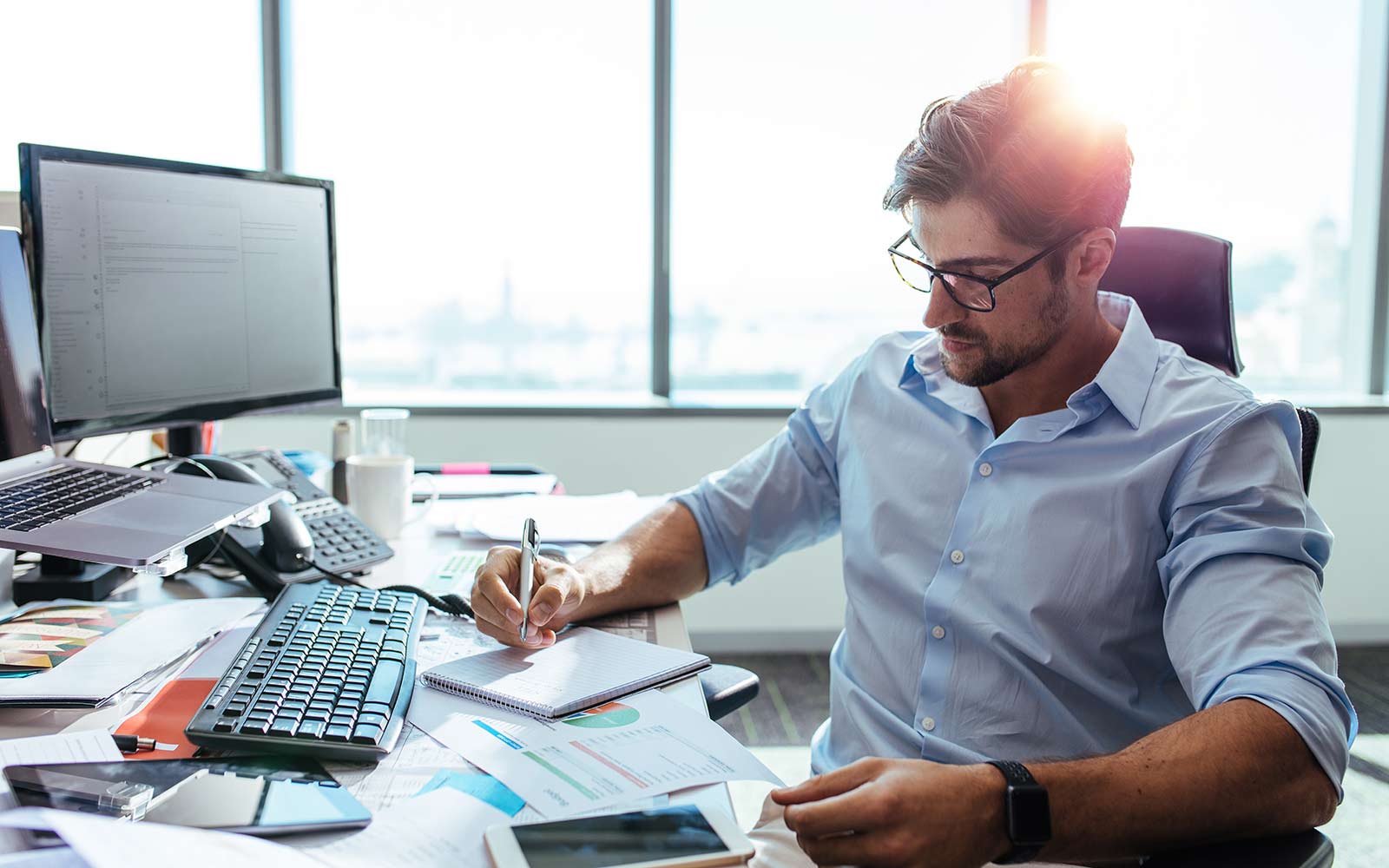 Mitarbeiter im Abrechnungsmanagement